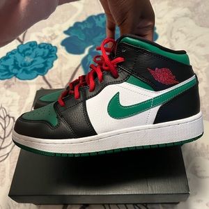 Used. Worn twice great condition